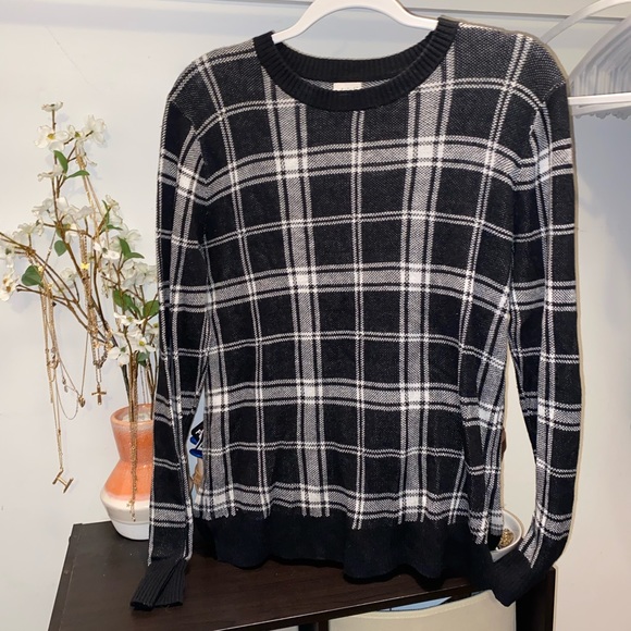 a new day Sweaters - Plaid Sweater - 3/$15✨